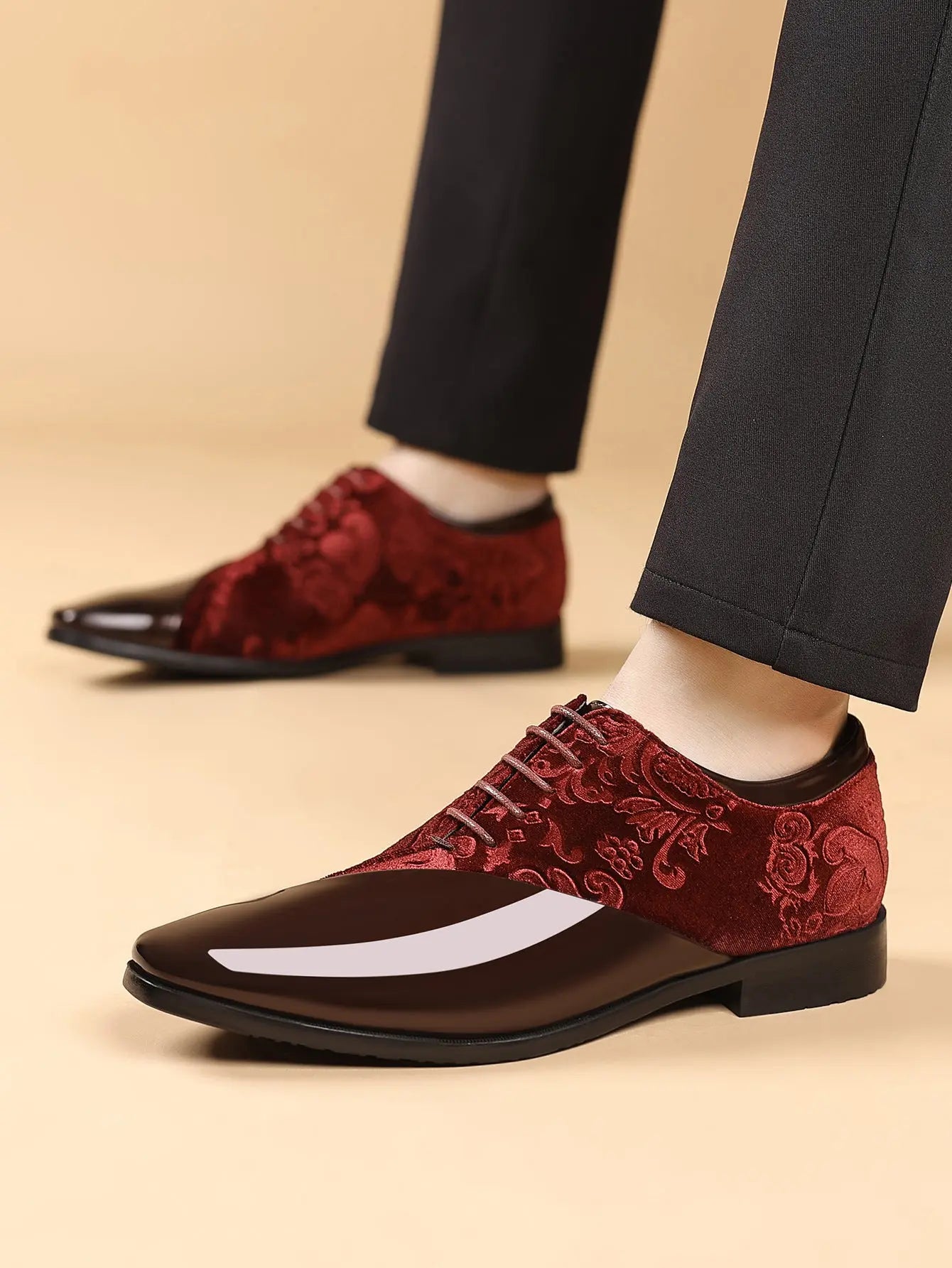 Shiny Business Pointed-toe Leather Shoes Raven’s Echo Hoodie