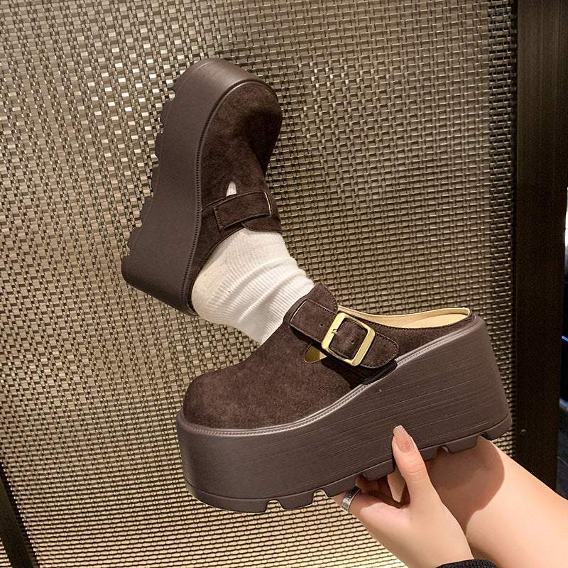 closed toe wedges