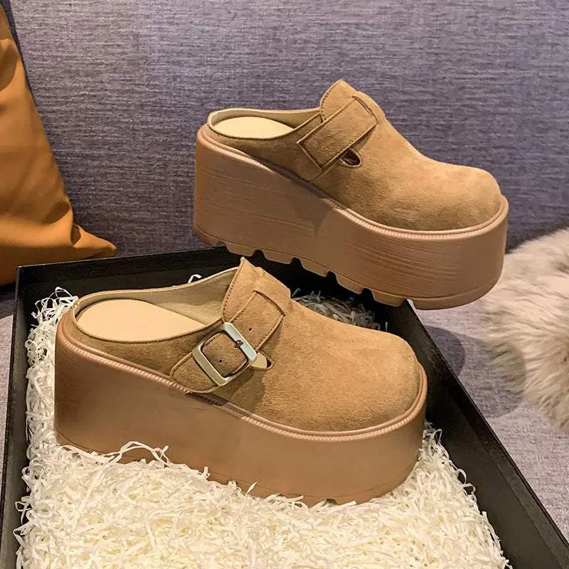 closed toe wedges