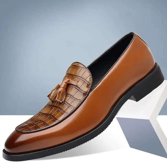Mens Pointed-Toe British-Style Business-Casual Slip-On Leather Shoes Raven’s Echo Hoodie