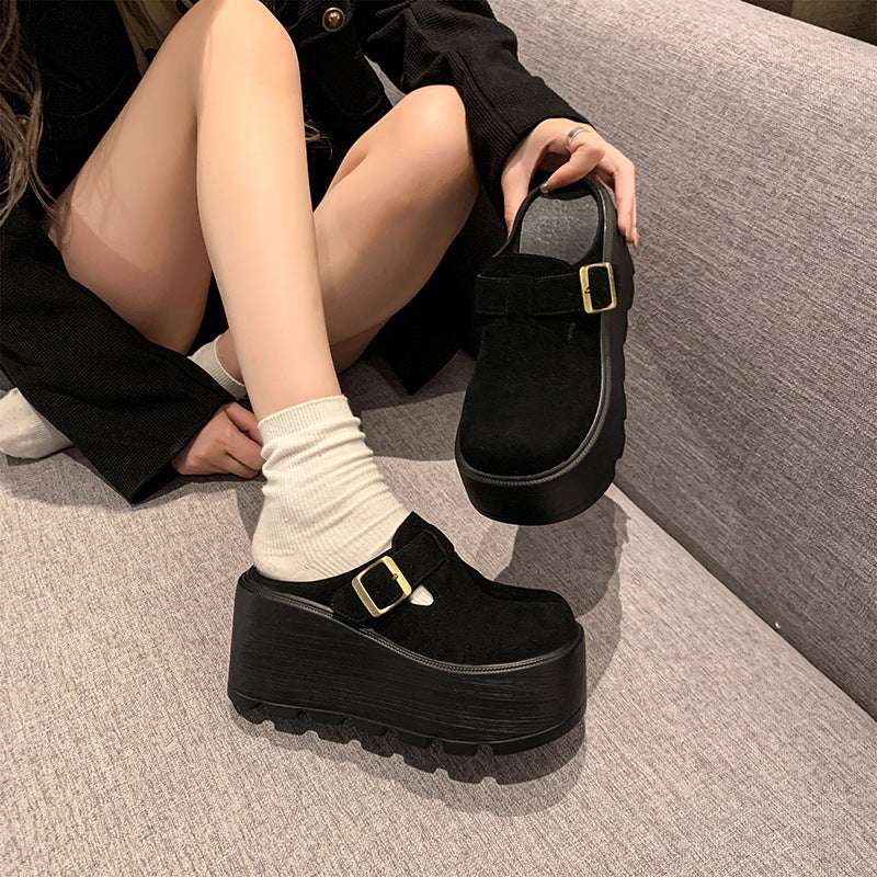closed toe wedges