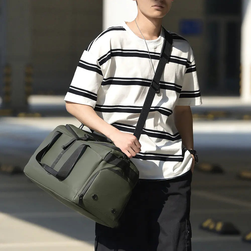 Mens Fitness WetDry Separation Short-Travel Bag Raven’s Echo Hoodie
