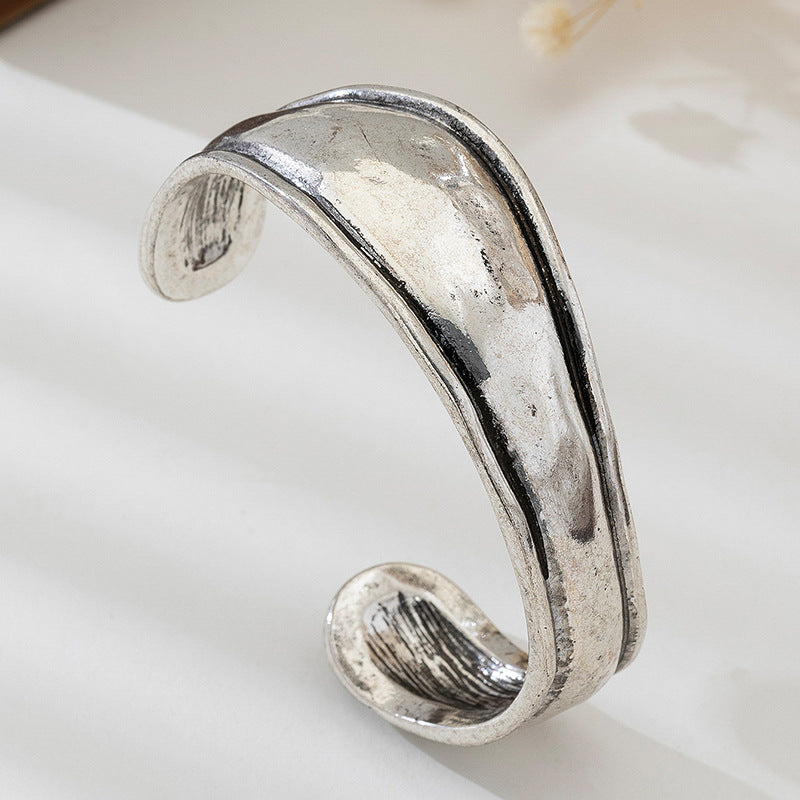 Heavy-duty Textured Curved Distressed Bracelet