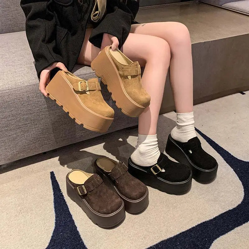 closed toe wedges