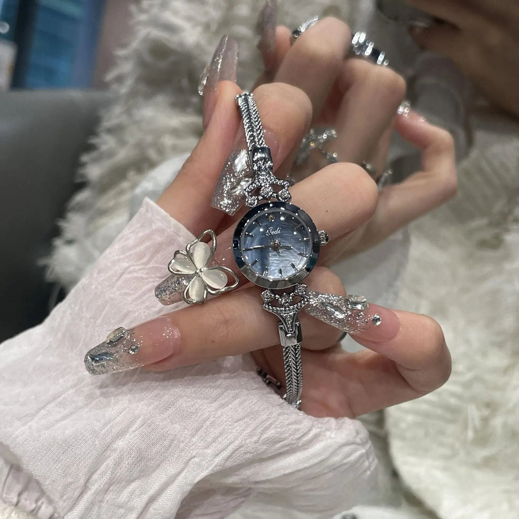 Stylish And Minimalist Alloy Womens Watch Raven’s Echo Hoodie